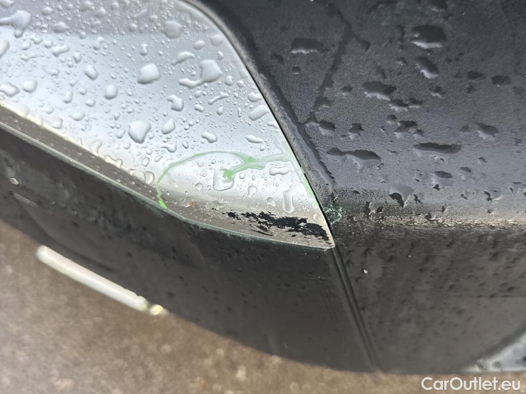  Peugeot  2008 PEUGEOT  / 2019 / 5P / todoterreno GT Pack Puretech 130 S&S EAT8 #55