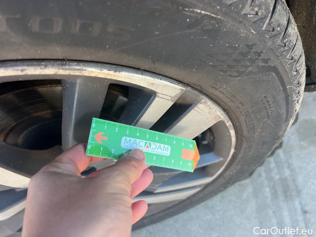  Peugeot  5008 PEUGEOT  / 2020 / 5P / todoterreno 1.5 BlueHDi 96kW S&S Roadtrip EAT8(SL)(SP) #6