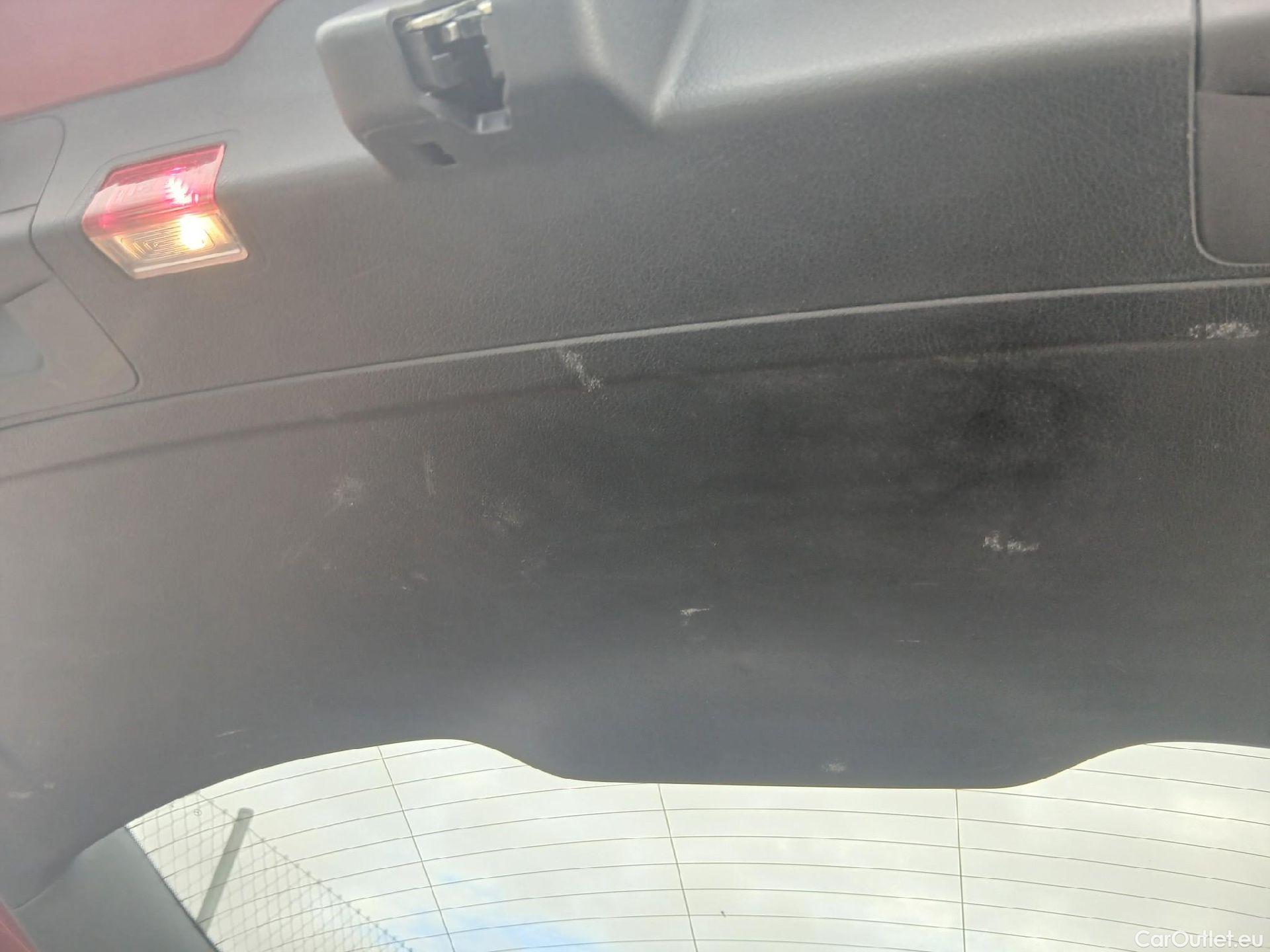  Mercedes  GLB MERCEDES-BENZ  / 2019 / 5P / todoterreno 2.0  200 D DCT 110KW (150CV) #2