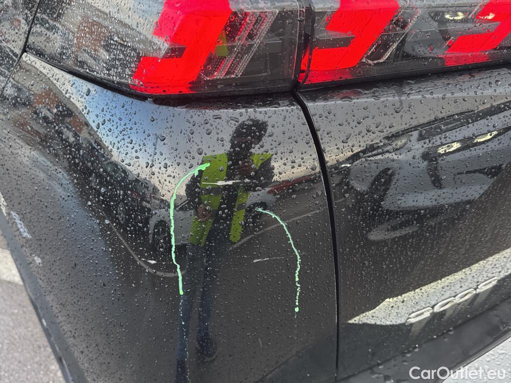  Peugeot  2008 PEUGEOT  / 2019 / 5P / todoterreno GT Pack Puretech 130 S&S EAT8 #29