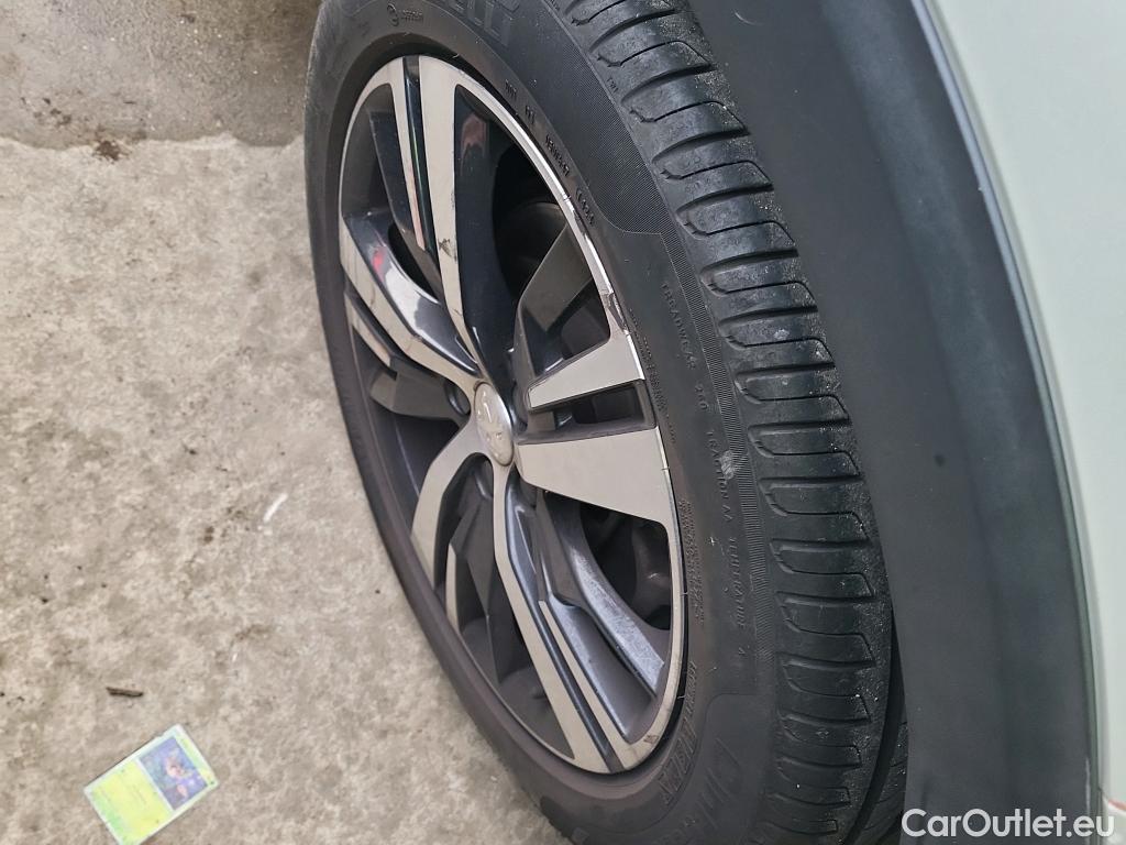  Peugeot  3008 PEUGEOT  / 2016 / 5P / todoterreno Allure BlueHDi 96kW (130CV) S&S EAT8 #3