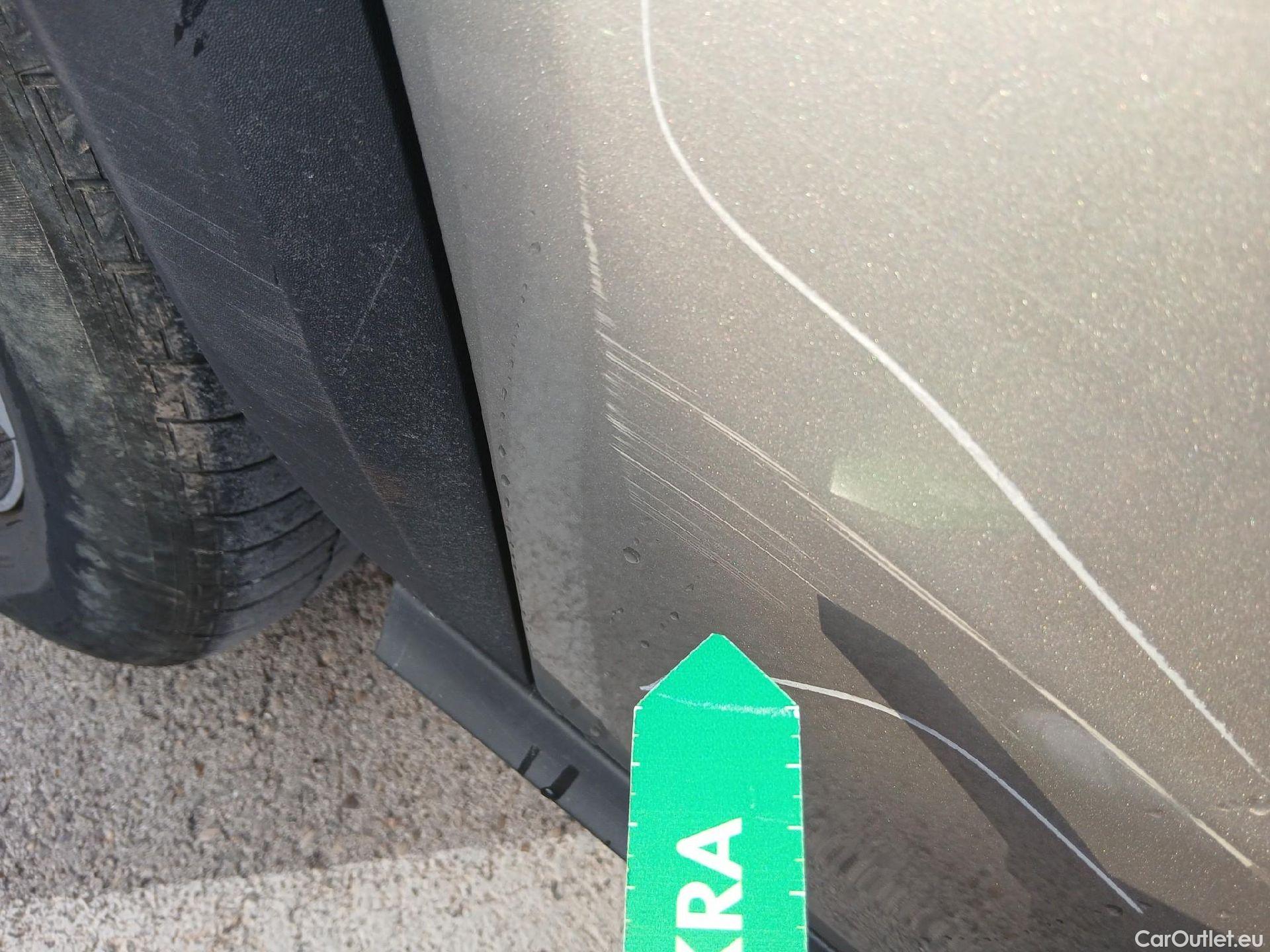  Mercedes  G-Klasee MERCEDES-BENZ GLE / 2018 / 5P / todoterreno GLE 350 de 4MATIC (Híbrido Enchufable) #28