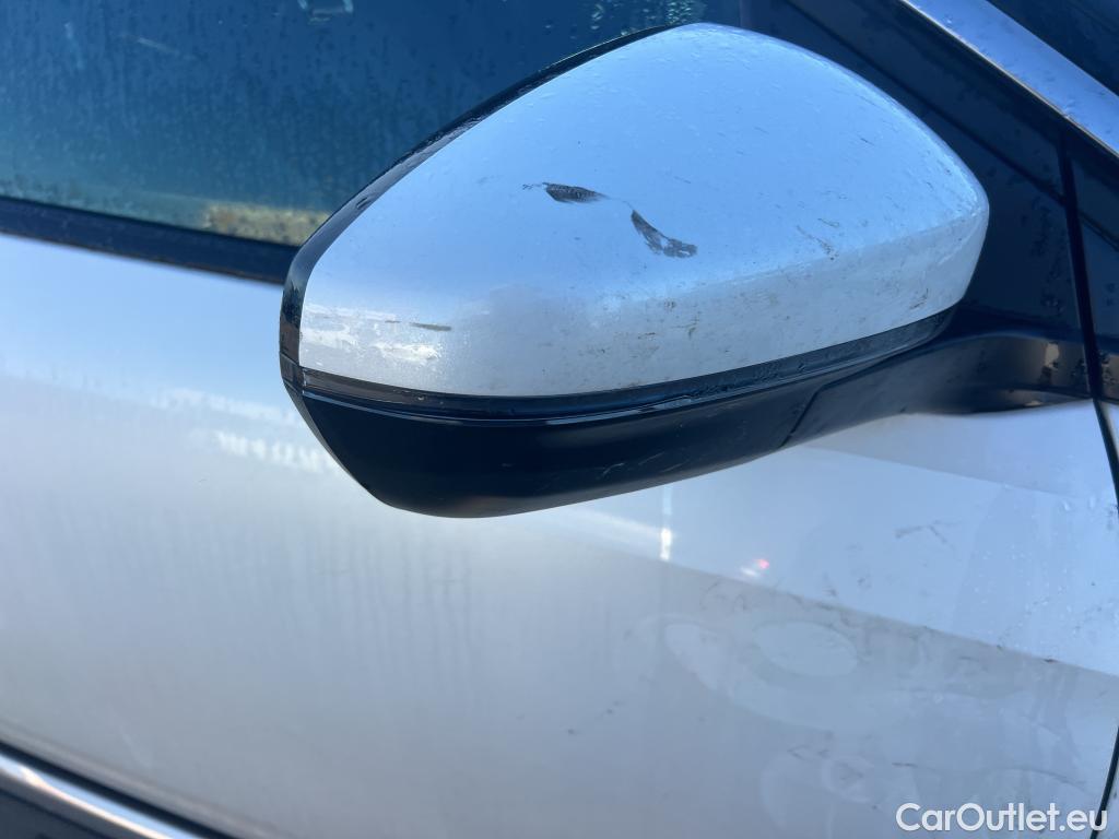  Peugeot  5008 PEUGEOT  / 2020 / 5P / todoterreno 1.5 BlueHDi 96kW S&S Roadtrip EAT8(SL)(SP) #22