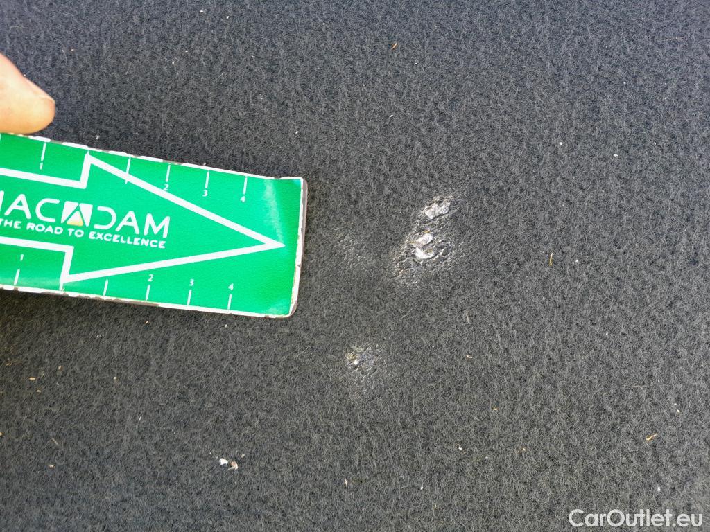  Peugeot  308 PEUGEOT  / 2017 / 5P / berlina con portón 5p Style BlueHDi 130 S&S #2