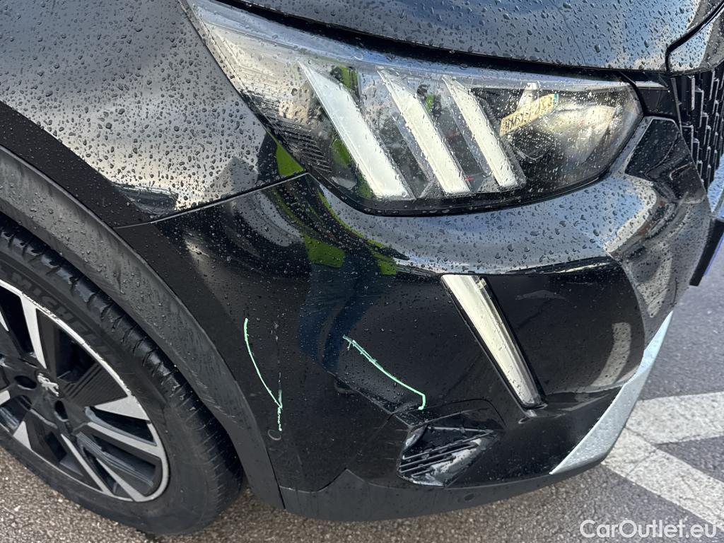  Peugeot  2008 PEUGEOT  / 2019 / 5P / todoterreno GT Pack Puretech 130 S&S EAT8 #11