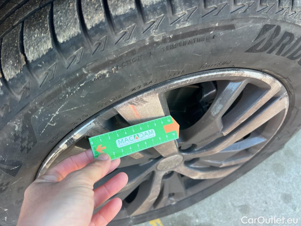  Peugeot  5008 PEUGEOT  / 2020 / 5P / todoterreno 1.5 BlueHDi 96kW S&S Roadtrip EAT8(SL)(SP) #4