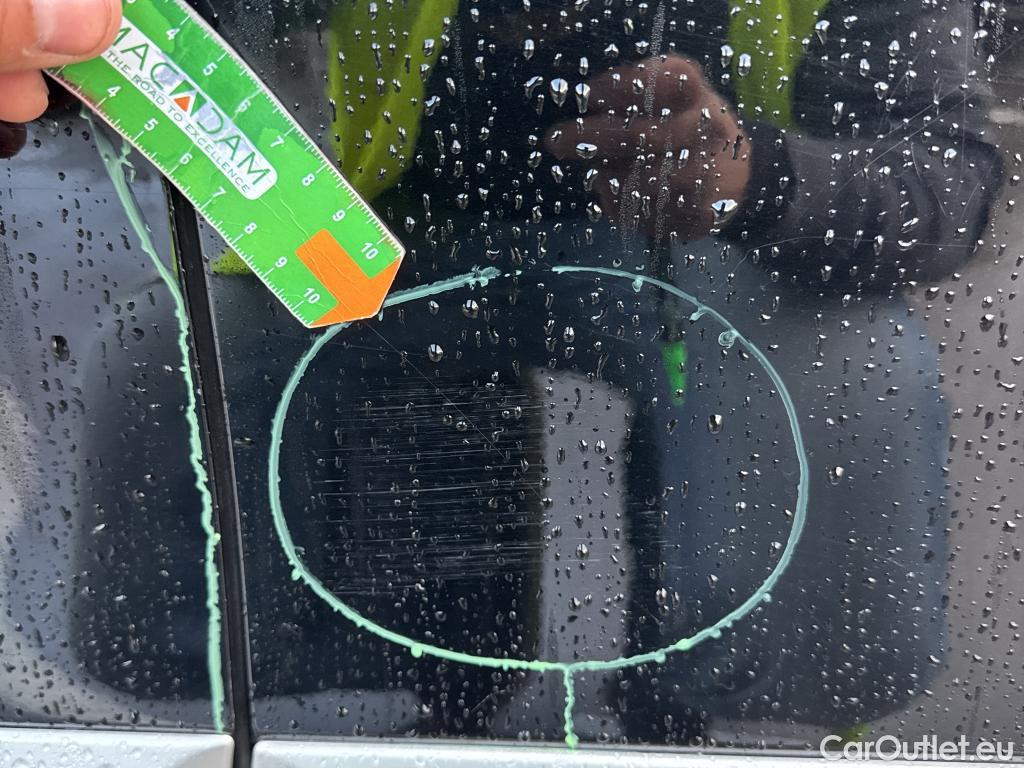  Peugeot  2008 PEUGEOT  / 2019 / 5P / todoterreno GT Pack Puretech 130 S&S EAT8 #25