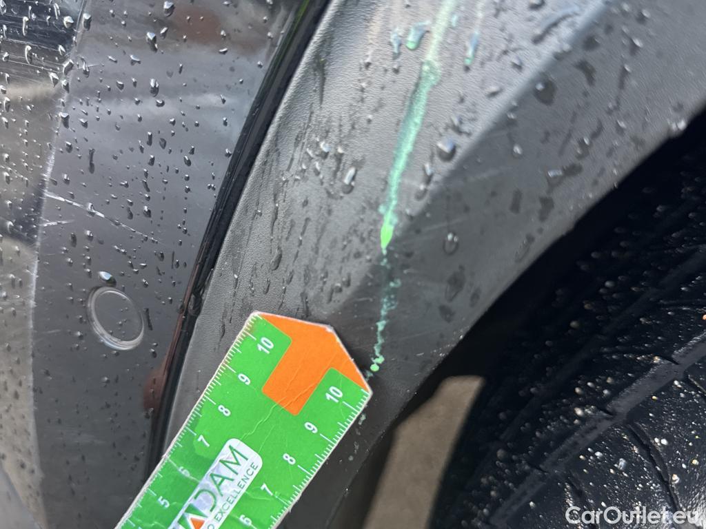  Peugeot  2008 PEUGEOT  / 2019 / 5P / todoterreno GT Pack Puretech 130 S&S EAT8 #42