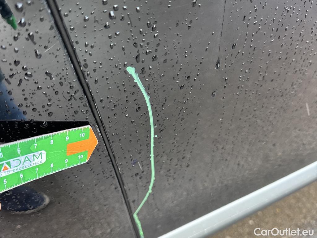  Peugeot  2008 PEUGEOT  / 2019 / 5P / todoterreno GT Pack Puretech 130 S&S EAT8 #18