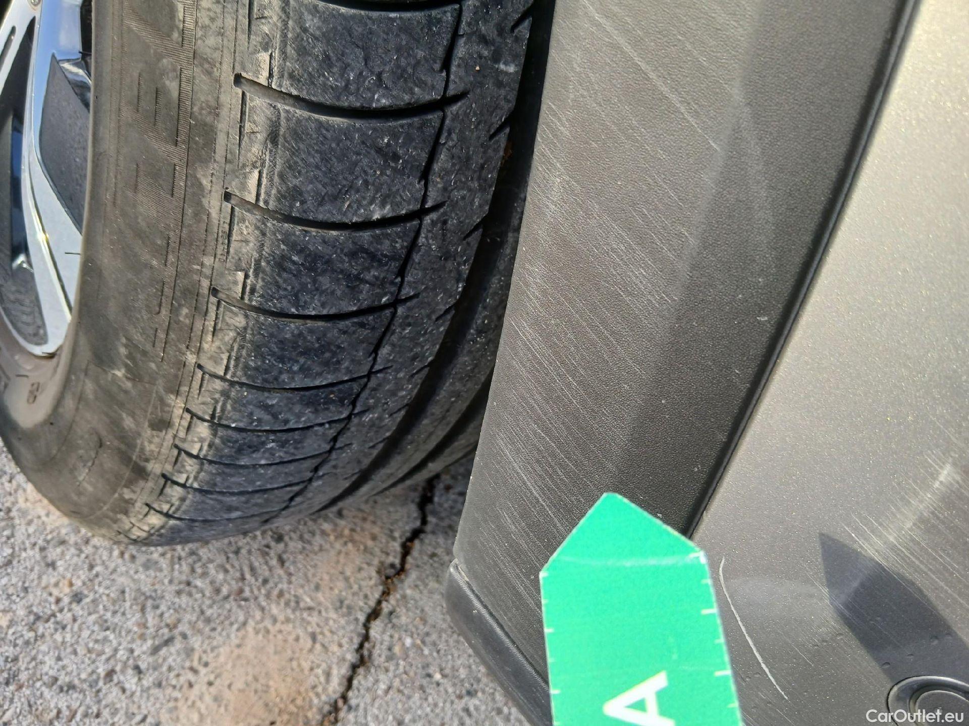  Mercedes  G-Klasee MERCEDES-BENZ GLE / 2018 / 5P / todoterreno GLE 350 de 4MATIC (Híbrido Enchufable) #32