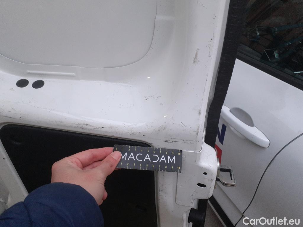  Fiat  Fiorino FIAT  / 2016 / 3P / furgón derivado de turismo Cargo Base 1.4 Natural Power 51kW (70CV) #20