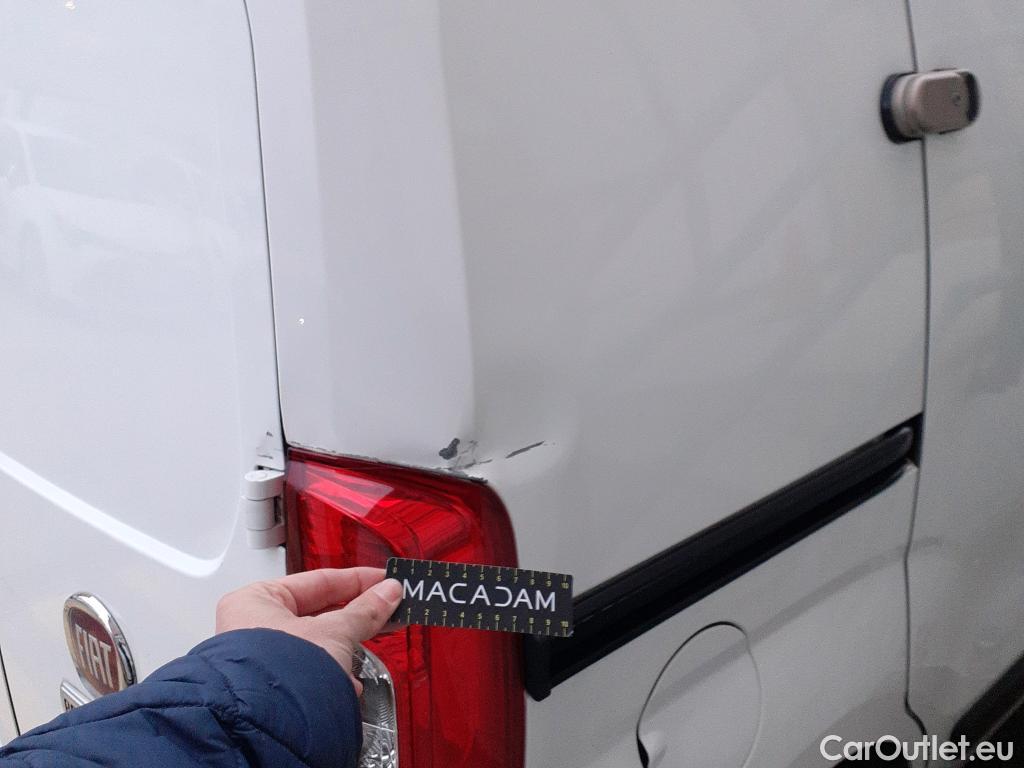  Fiat  Fiorino FIAT  / 2016 / 3P / furgón derivado de turismo Cargo Base 1.4 Natural Power 51kW (70CV) #3