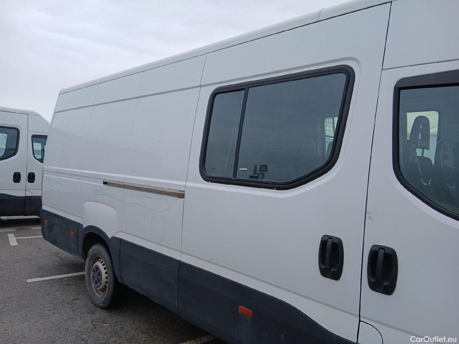  Iveco  Daily IVECO  / 2019 / 4P / combi 35S 14H V 4100/H2 16H M3 #47