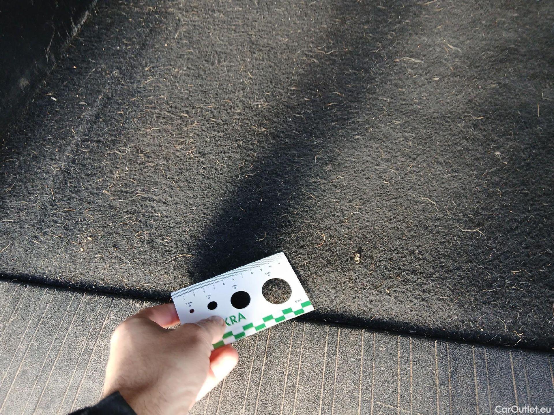  Citroen  Berlingo CITROEN  / 2018 / 4P / combi Talla M BlueHDi 100 LIVE (AC) #27