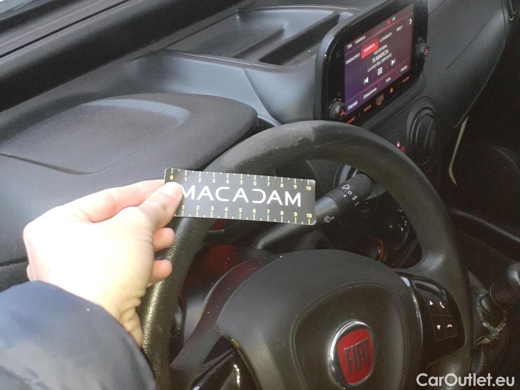  Fiat  Fiorino FIAT  / 2016 / 3P / furgón derivado de turismo Cargo Base 1.4 Natural Power 51kW (70CV) #1