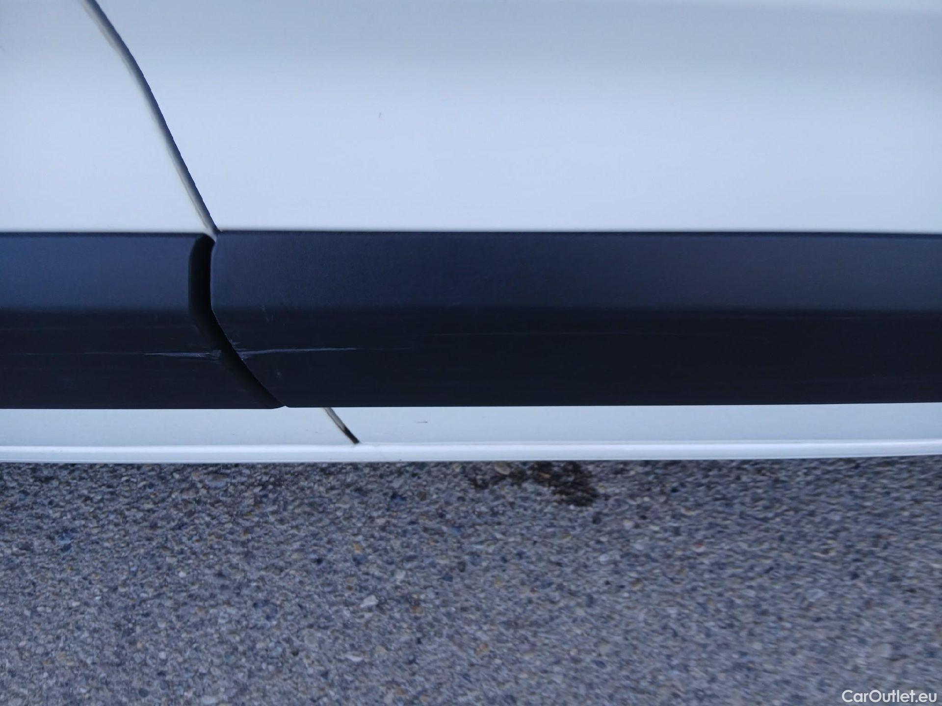  Citroen  Berlingo CITROEN  / 2018 / 4P / combi Talla M BlueHDi 100 LIVE (AC) #19