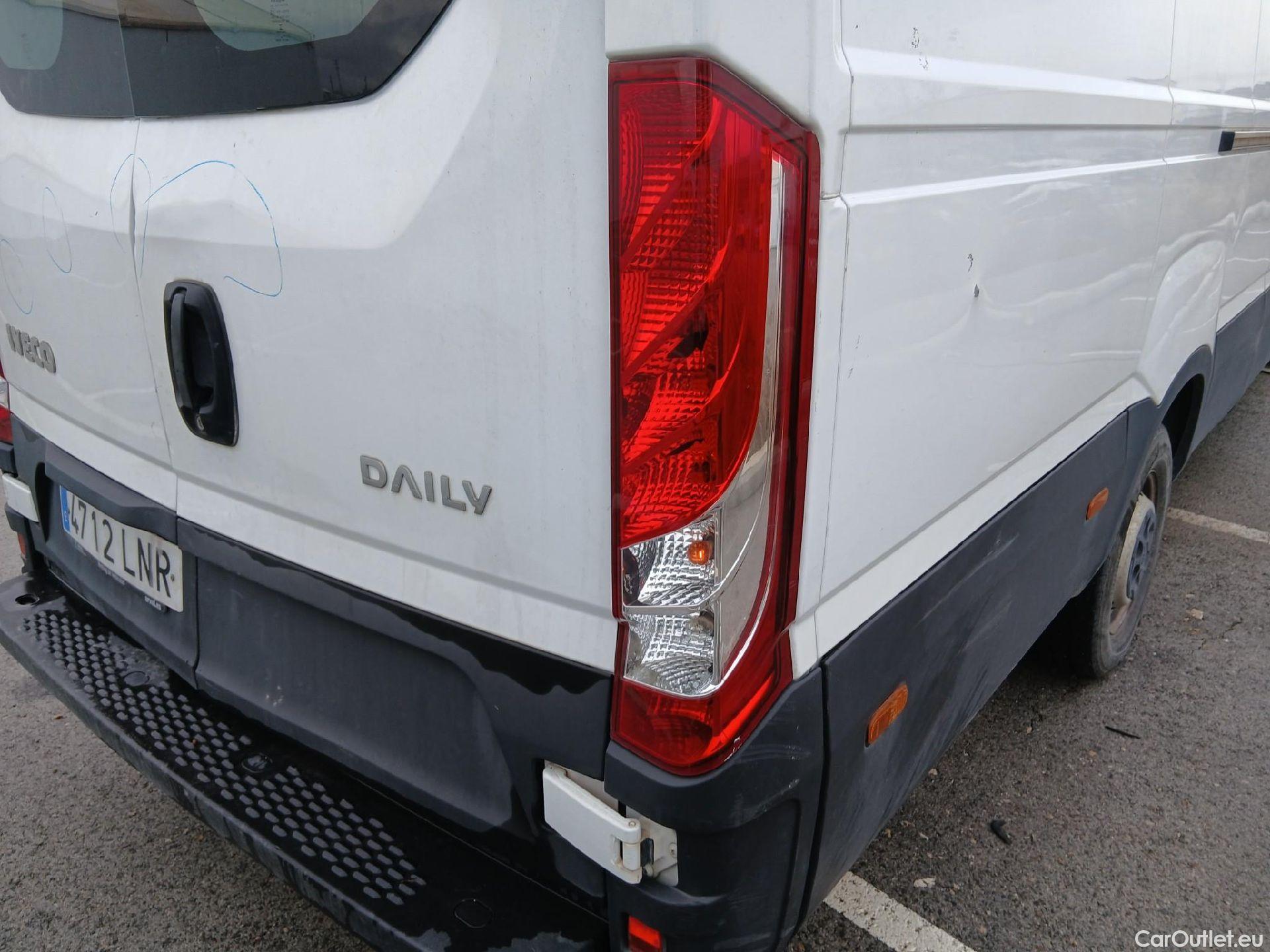  Iveco  Daily IVECO  / 2019 / 4P / combi 35S 14H V 4100/H2 16H M3 #33