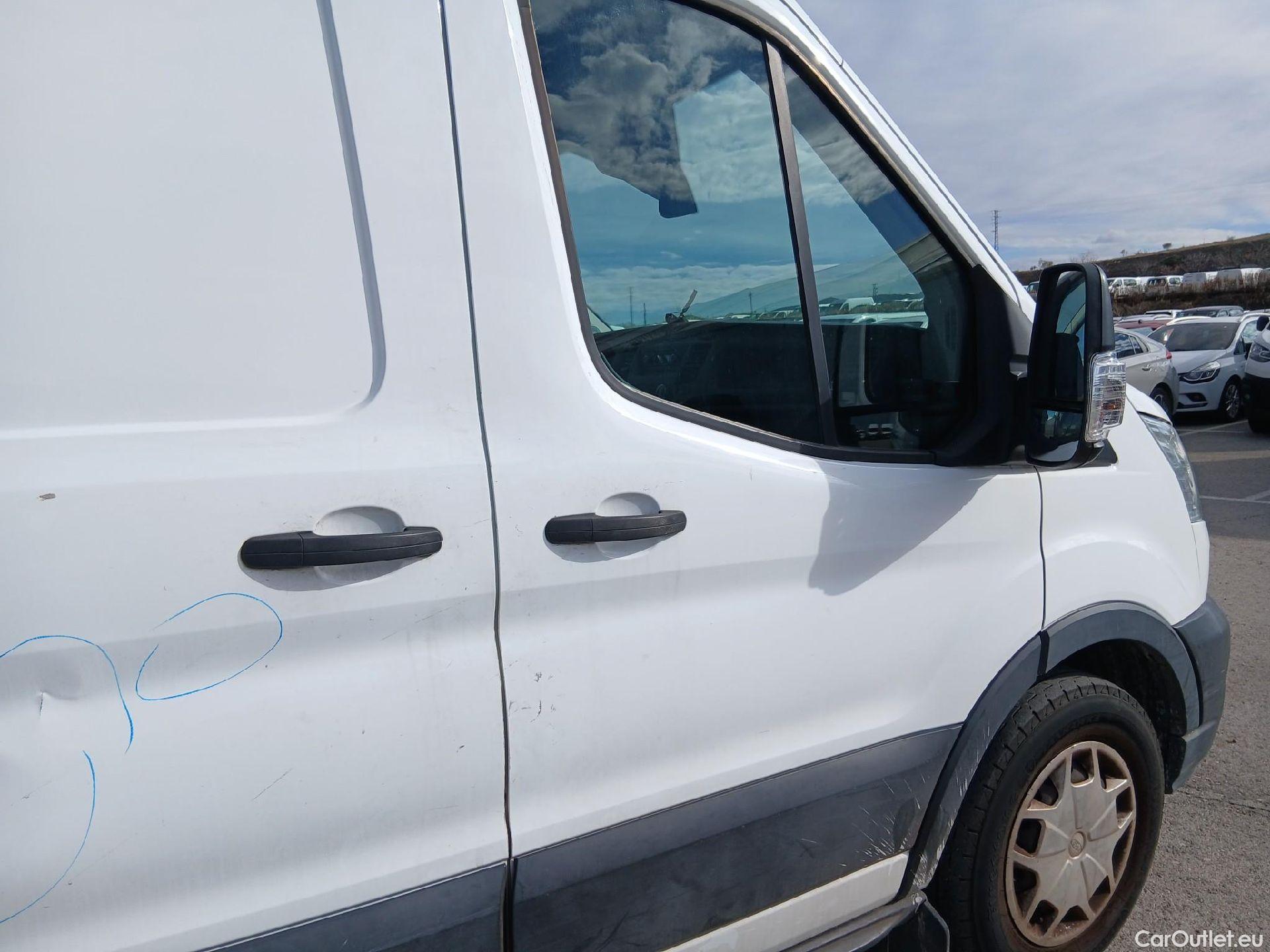  Ford  Transit FORD  / 2013 / 4P / furgón 350 96kW L3H2 Van Trend FWD #44