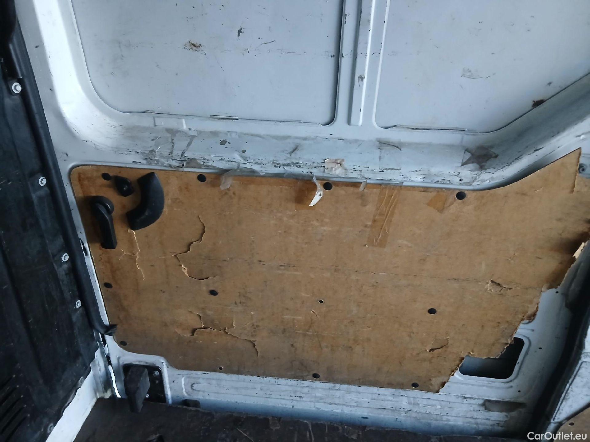  Nissan  NV400 NISSAN  / 2011 / 4P / furgón L2H2 3,5T 2.3dCi 99kW FWD Optima #22