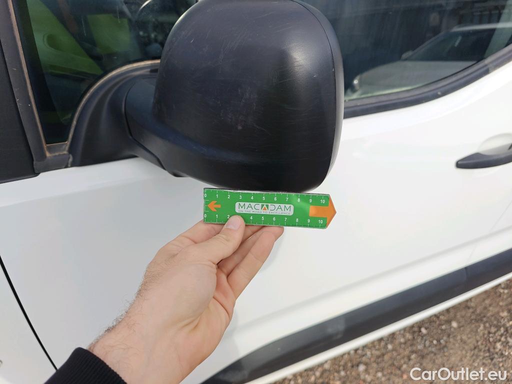  Opel  Combo OPEL  Life / 2018 / 5P / combi 1.5 TD 75kW (100CV) S/S Edition L (IND) #70