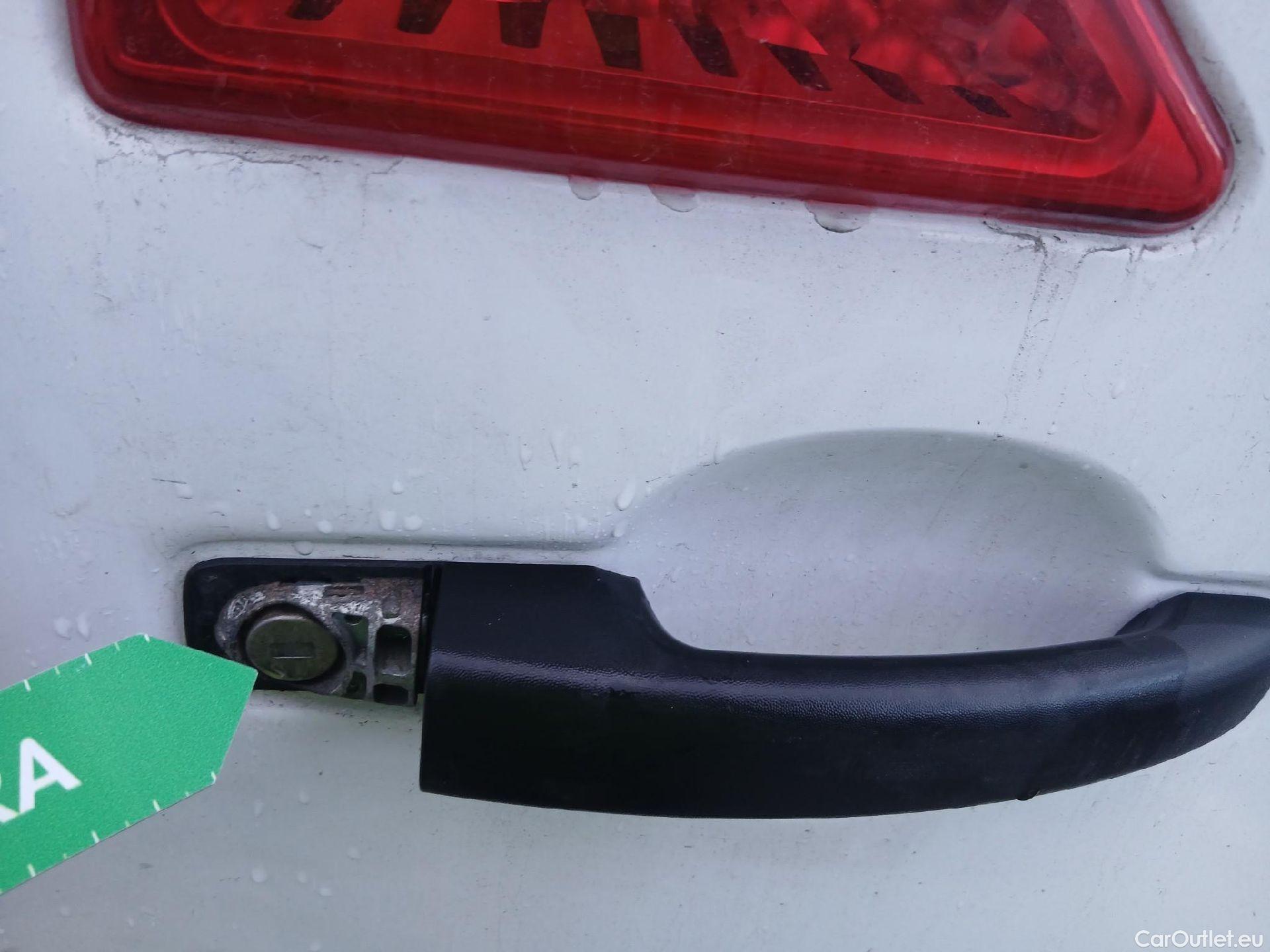  Nissan  NV400 NISSAN  / 2011 / 4P / furgón L2H2 3,5T 2.3dCi 99kW FWD Optima #60