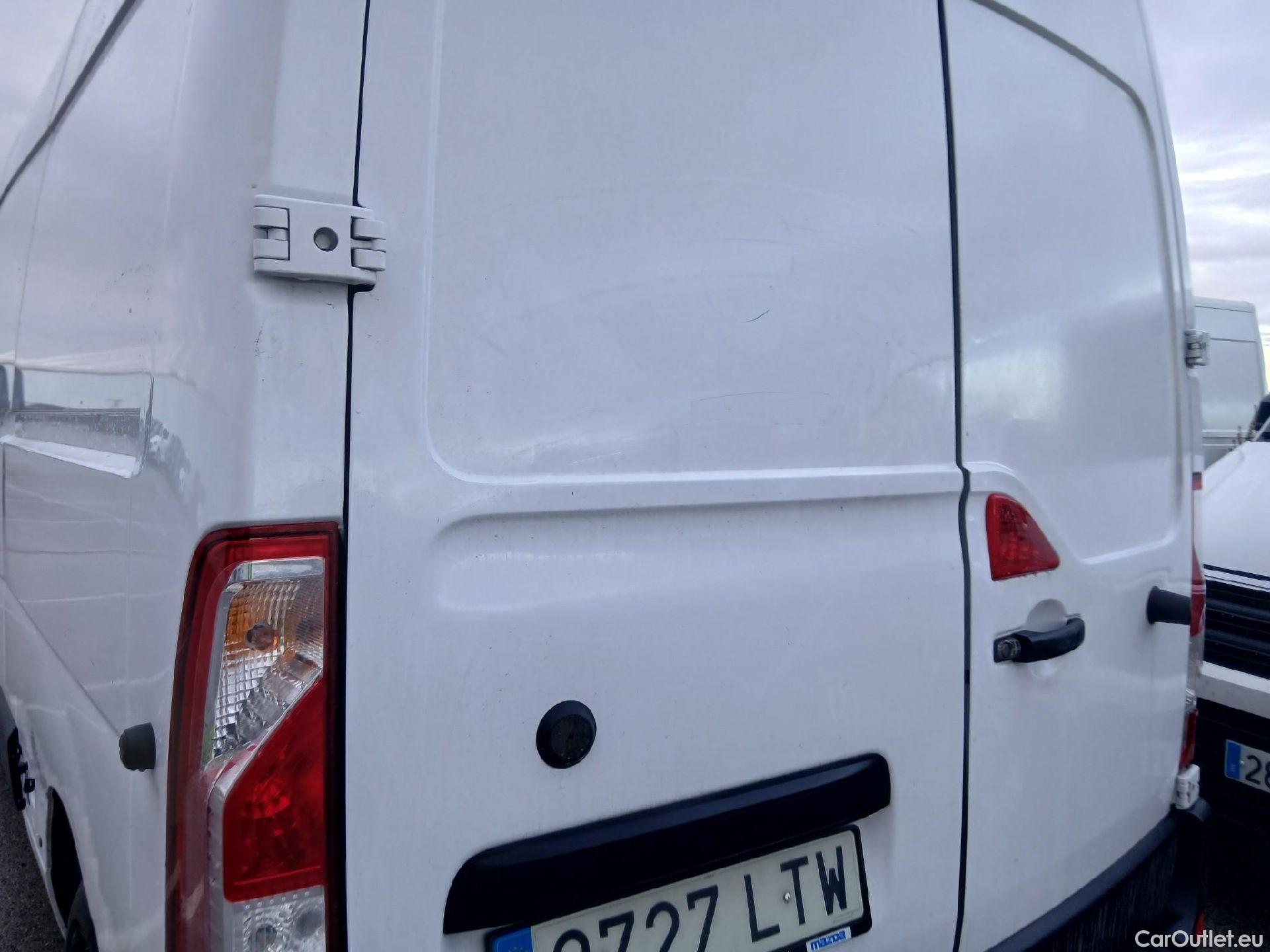  Nissan  NV400 NISSAN  / 2011 / 4P / furgón L2H2 3,5T 2.3dCi 99kW FWD Optima #48