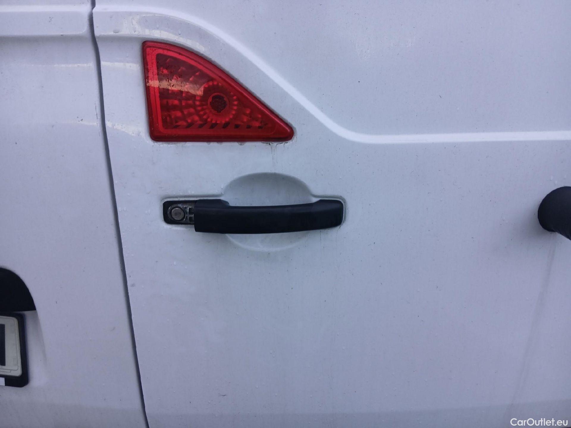  Nissan  NV400 NISSAN  / 2011 / 4P / furgón L2H2 3,5T 2.3dCi 99kW FWD Optima #59