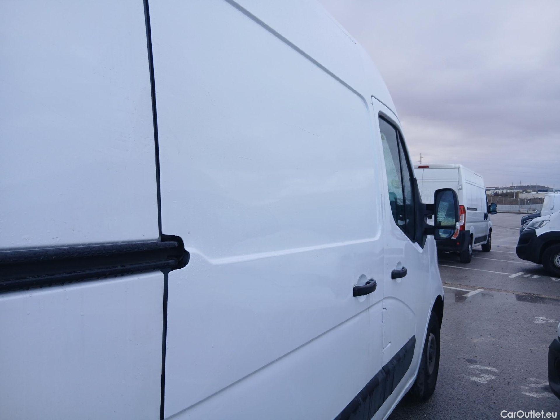  Nissan  NV400 NISSAN  / 2011 / 4P / furgón L2H2 3,5T 2.3dCi 99kW FWD Optima #67