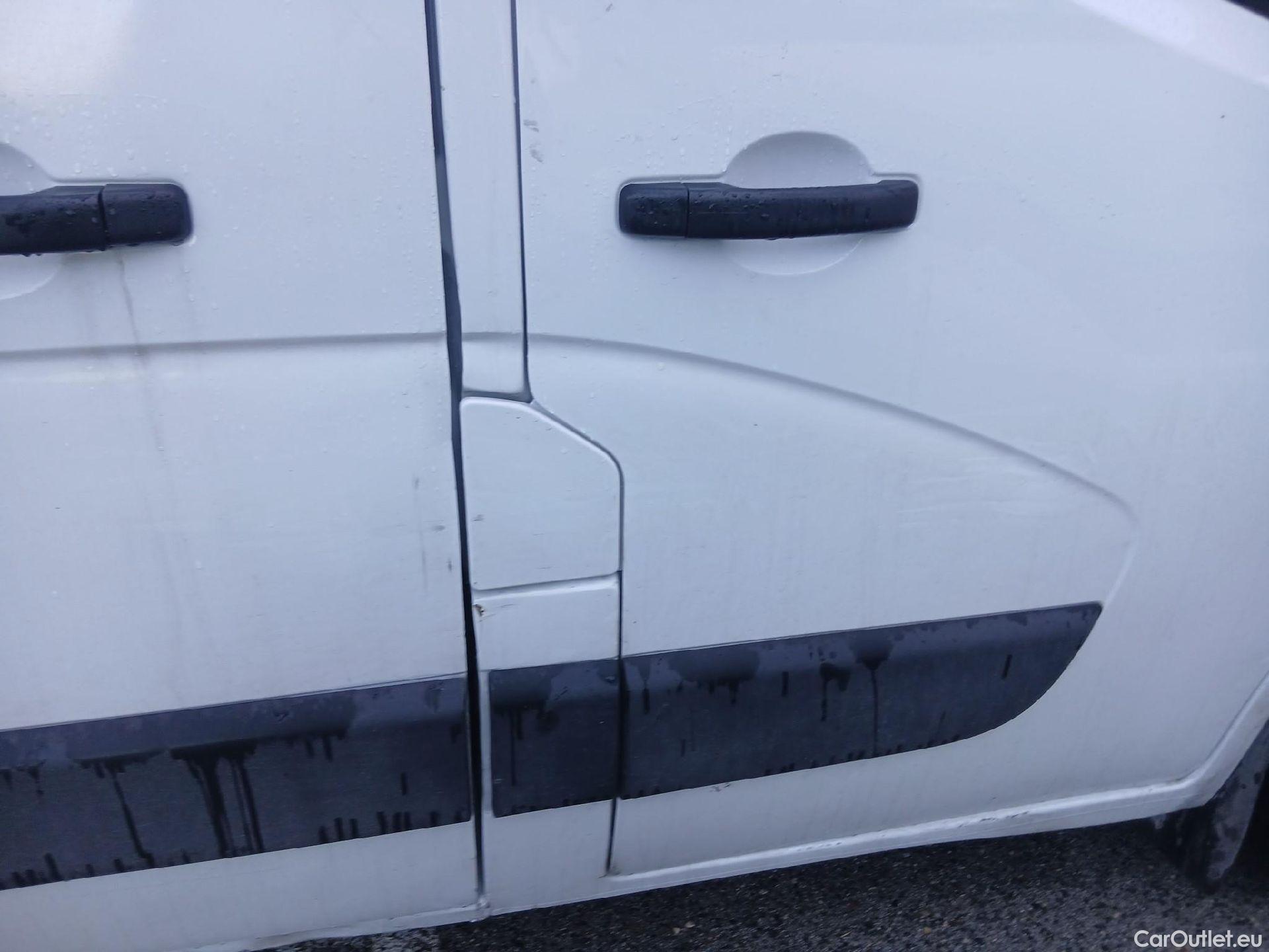  Nissan  NV400 NISSAN  / 2011 / 4P / furgón L2H2 3,5T 2.3dCi 99kW FWD Optima #70