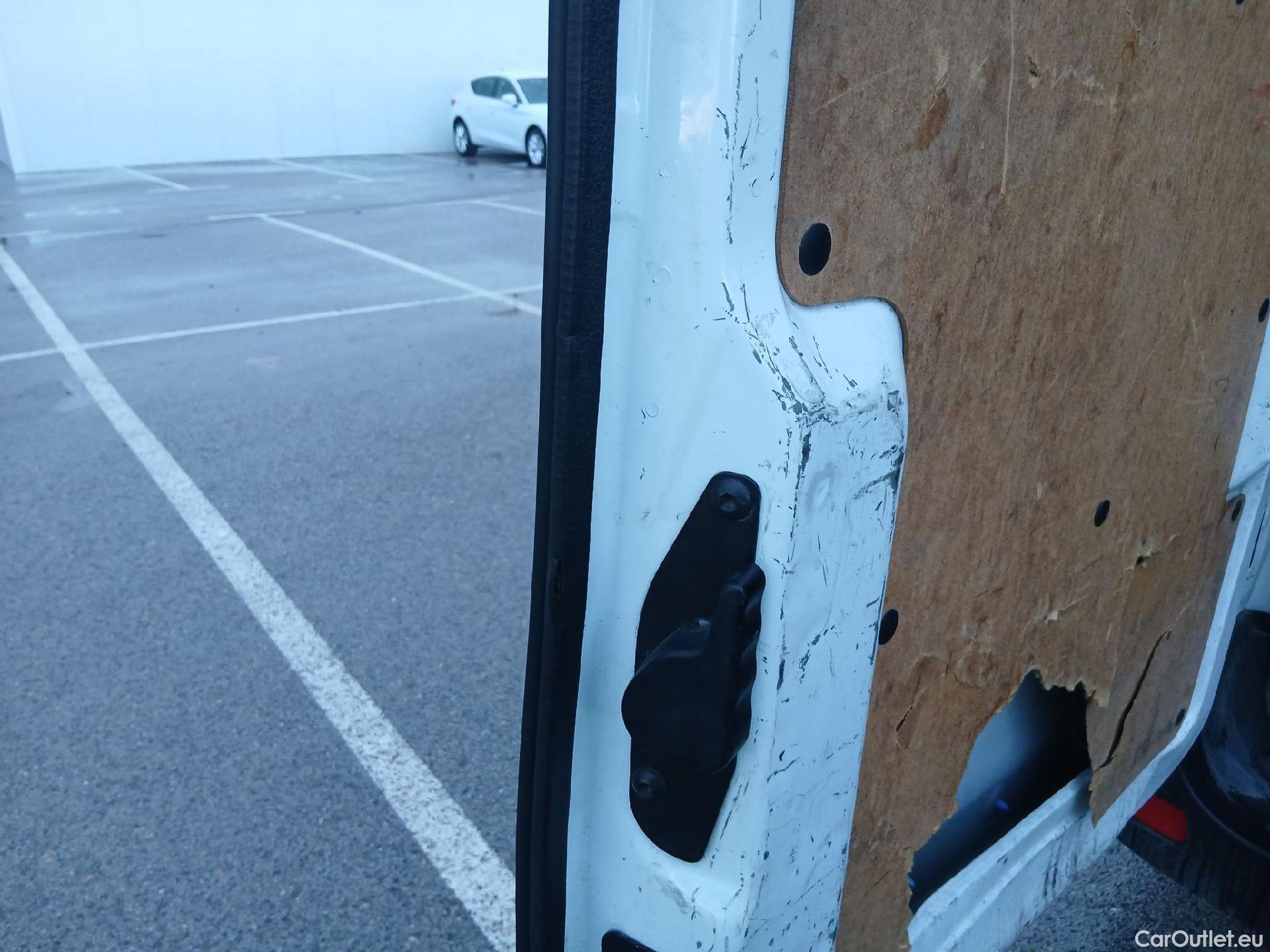  Nissan  NV400 NISSAN  / 2011 / 4P / furgón L2H2 3,5T 2.3dCi 99kW FWD Optima #30