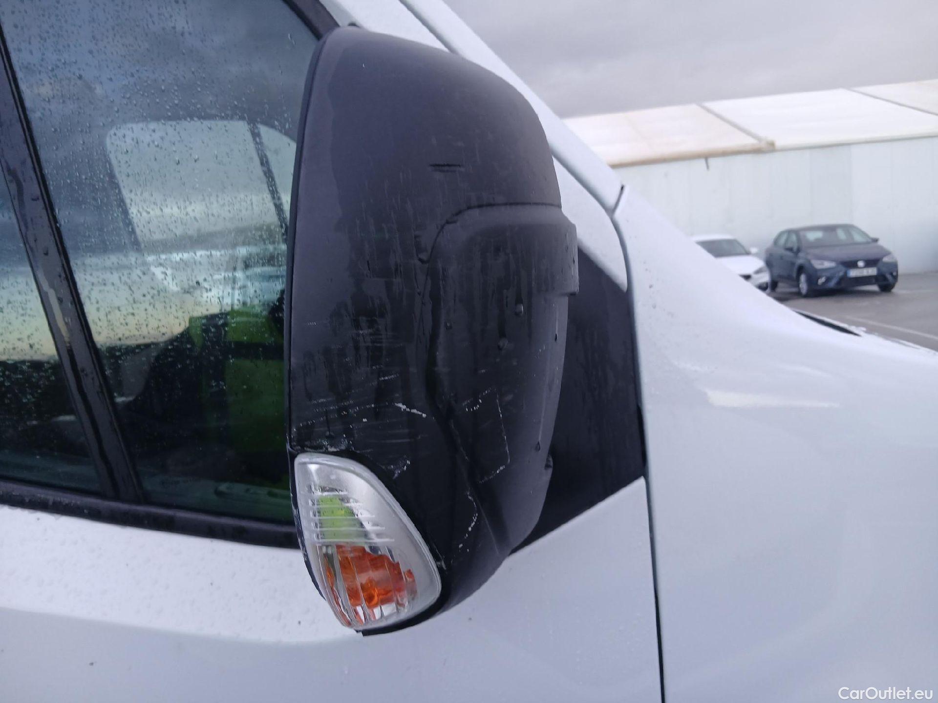  Nissan  NV400 NISSAN  / 2011 / 4P / furgón L2H2 3,5T 2.3dCi 99kW FWD Optima #74