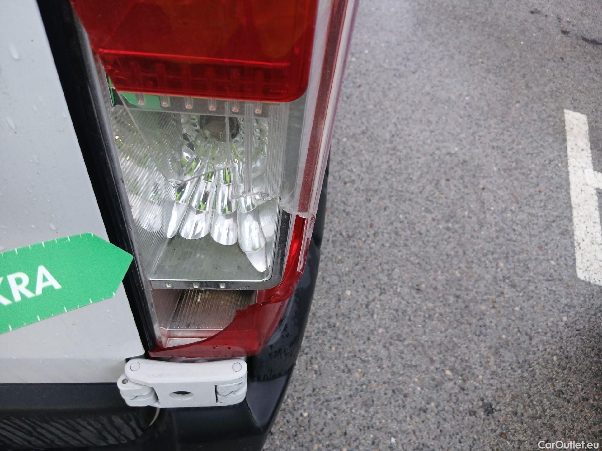  Nissan  NV400 NISSAN  / 2011 / 4P / furgón L2H2 3,5T 2.3dCi 99kW FWD Optima #52