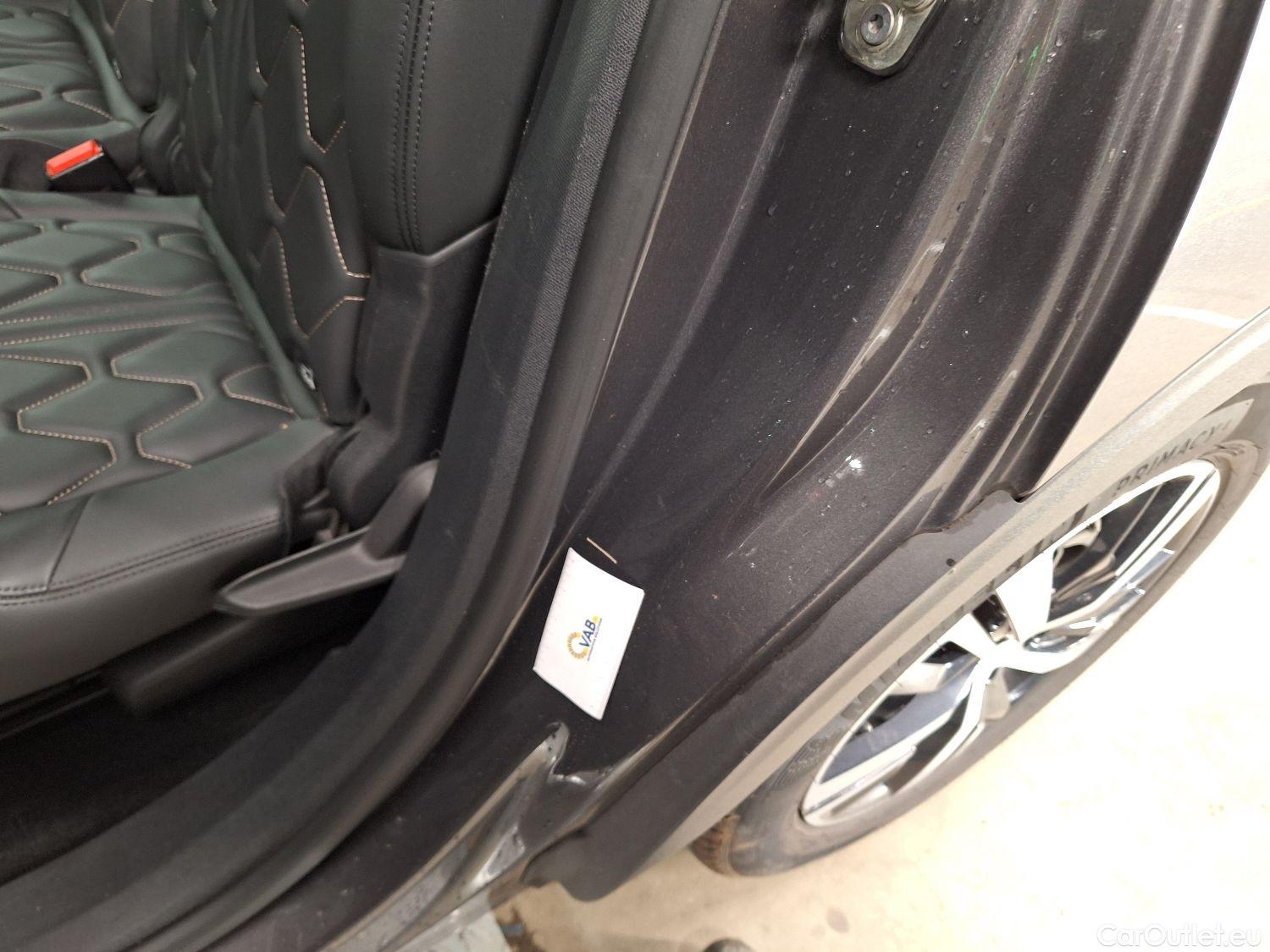  Peugeot  5008 Peugeot,  '16, Peugeot  1.5 BlueHDi 96kW S&S EAT8 GT Line 5d #29