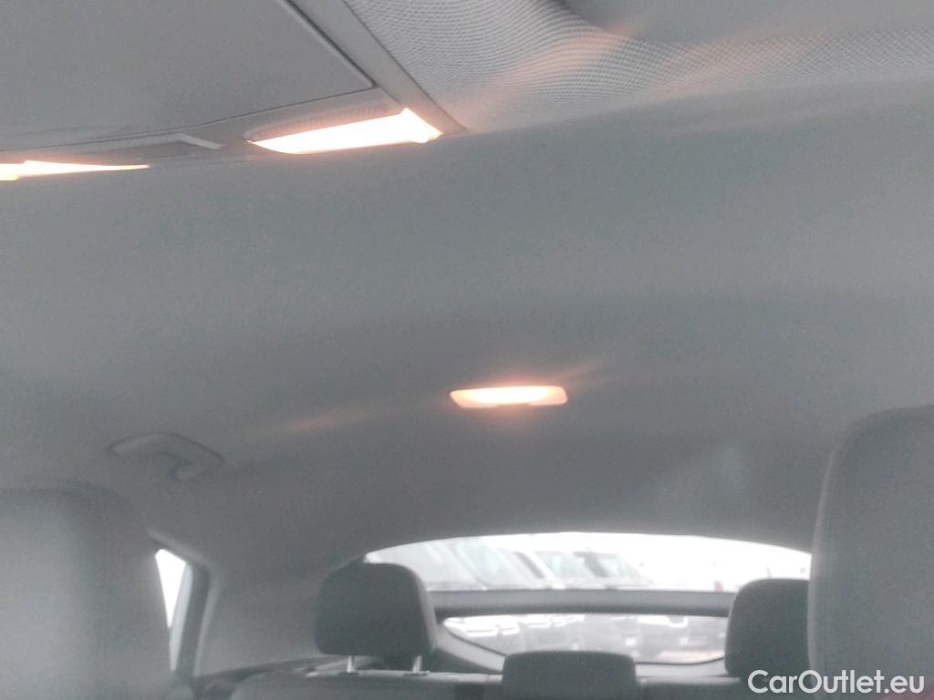  Hyundai   Ioniq HYUNDAI / 2019 / 5P / berlina con portón 1.6 GDI HEV Tecno DCT #1