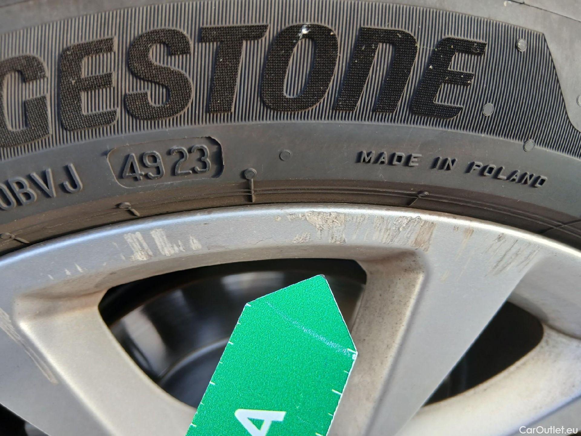  Audi  A3 AUDI  / 2024 / 5P / berlina con portón Sportback Advanced 35 TFSI 110kW S tron #8