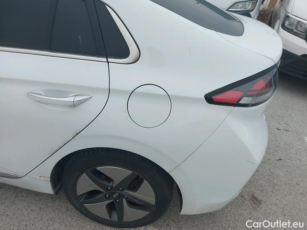  Hyundai   Ioniq HYUNDAI / 2019 / 5P / berlina con portón 1.6 GDI HEV Tecno DCT #3