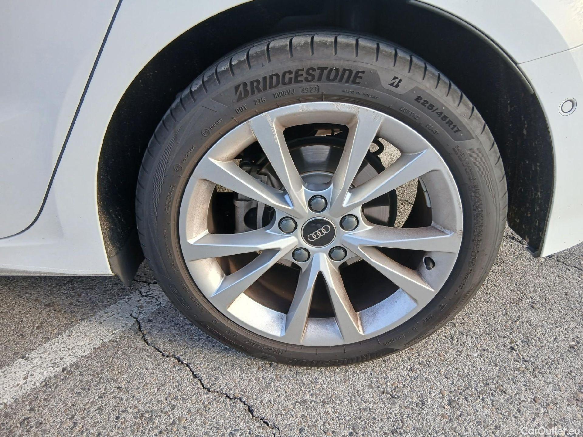  Audi  A3 AUDI  / 2024 / 5P / berlina con portón Sportback Advanced 35 TFSI 110kW S tron #9