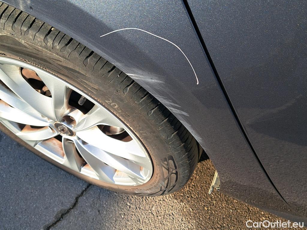  Renault  Megane RENAULT Mégane / 2015 / 5P / berlina con portón Zen TCe 103 kW (140CV) EDC GPF #9