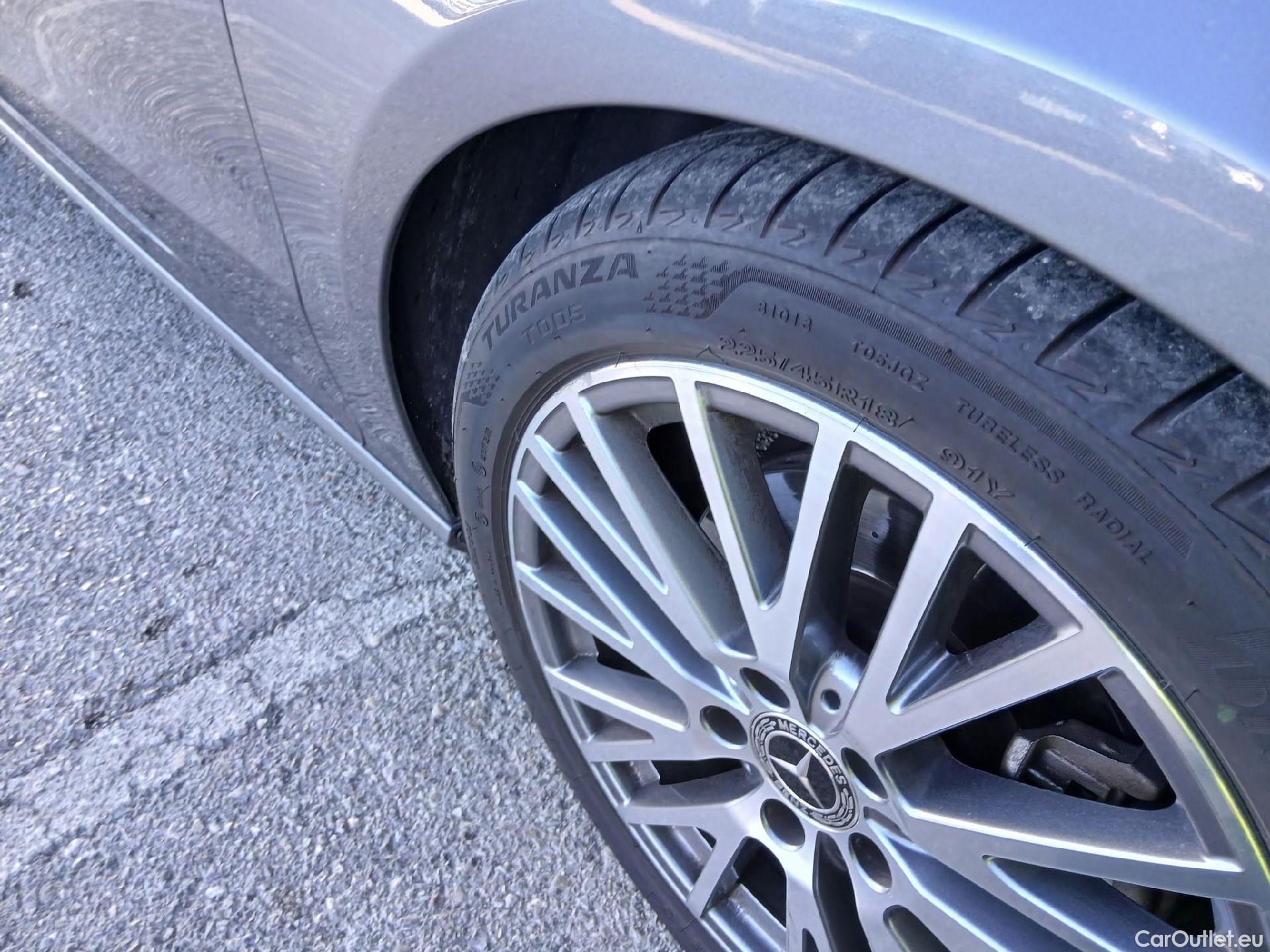  Mercedes  CLA-Klasse MERCEDES-BENZ CLA / 2019 / 4P / coupé CLA 200 #23