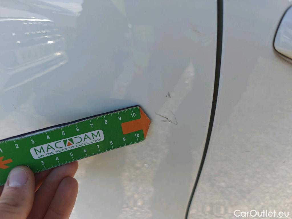  Renault  Clio RENAULT  / 2019 / 5P / berlina con portón Business TCe 74 kW (100CV) GLP #20