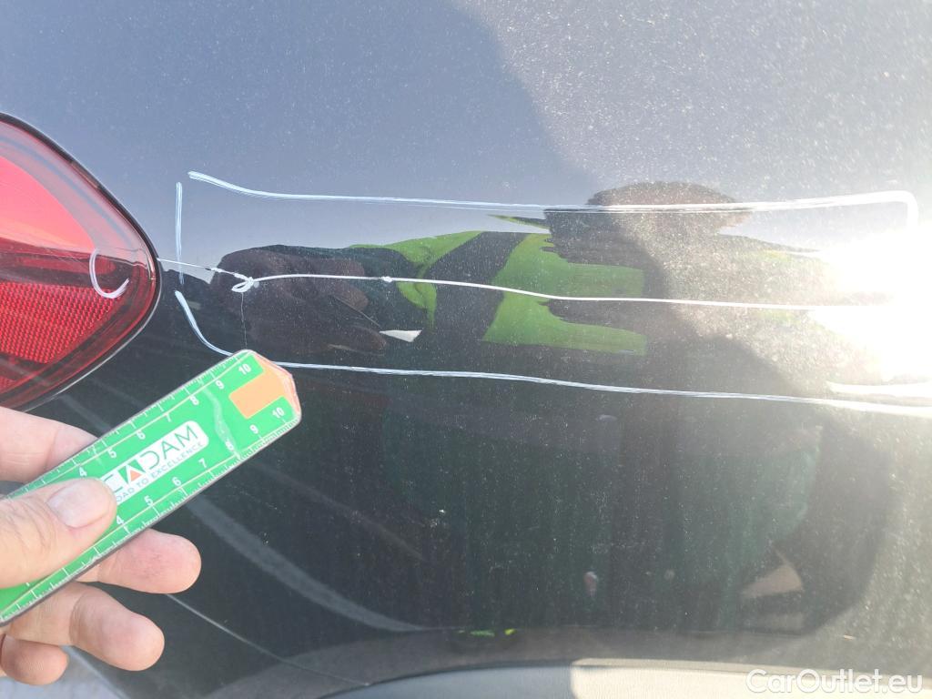  Mercedes  GLA MERCEDES-BENZ  / 2020 / 5P / todoterreno  200 D #3