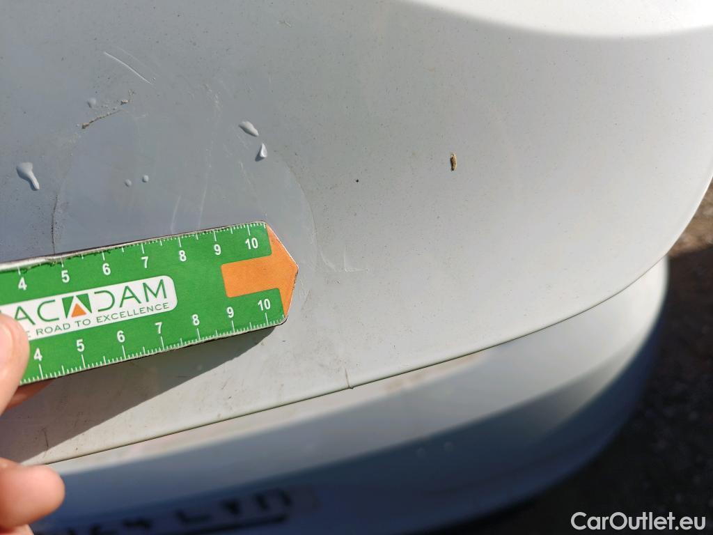  Renault  Clio RENAULT  / 2019 / 5P / berlina con portón Business TCe 74 kW (100CV) GLP #4