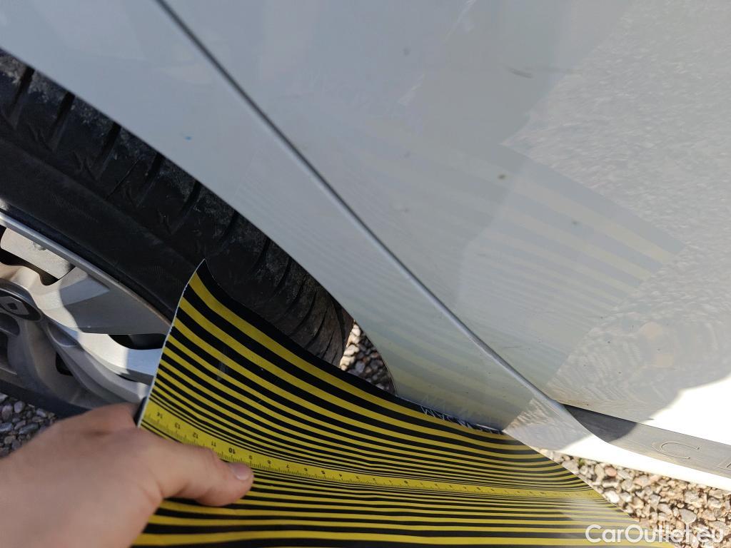  Renault  Clio RENAULT  / 2019 / 5P / berlina con portón Business TCe 74 kW (100CV) GLP #18