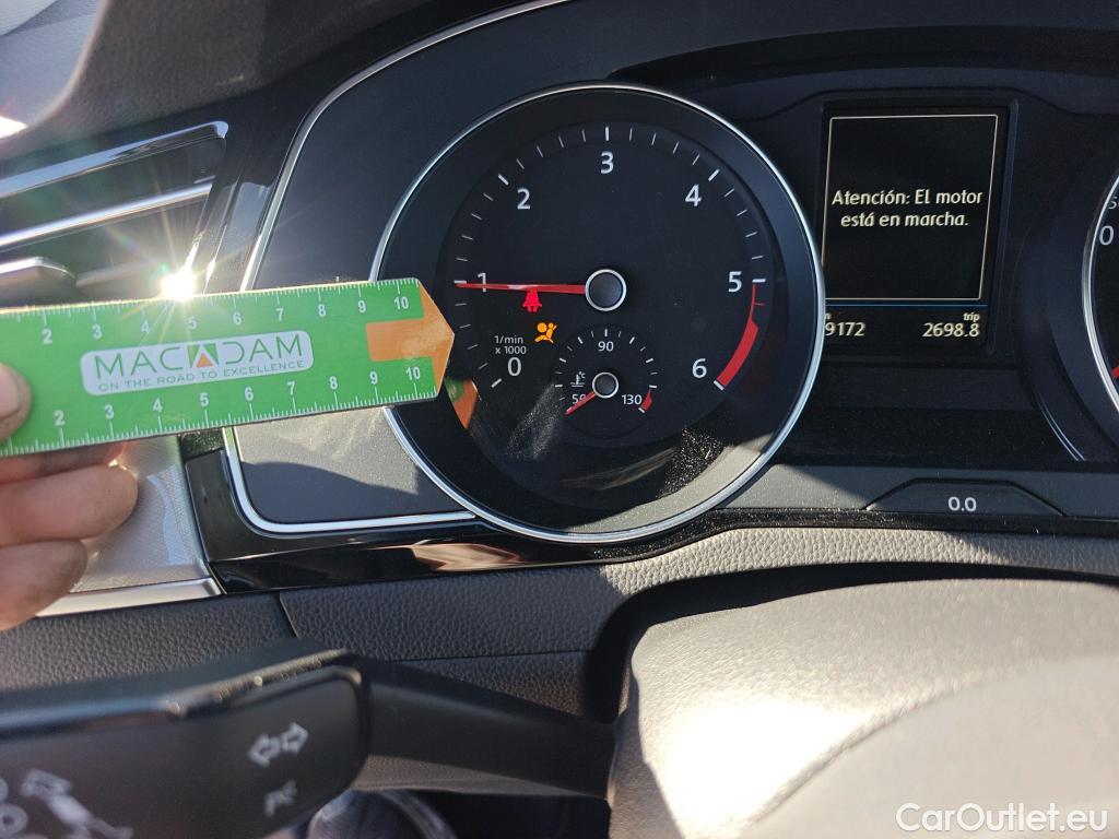  Volkswagen  Passat VOLKSWAGEN  / 2019 / 4P / sedán Executive 2.0 TDI 110kW (150CV) DSG #24