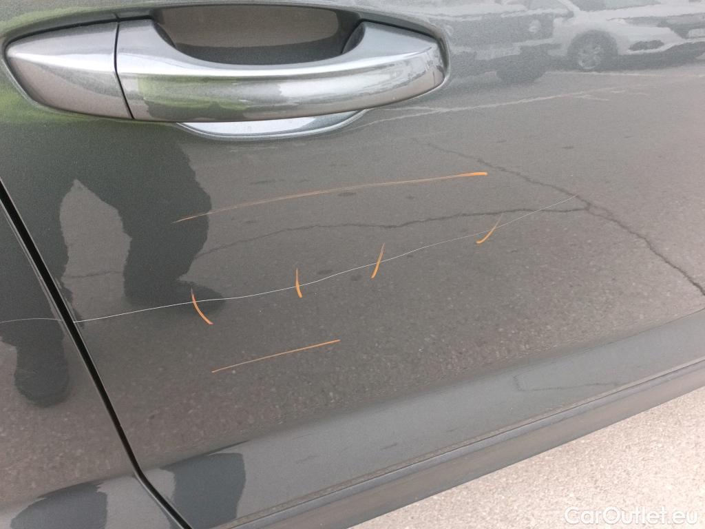  Volkswagen  T-ROC VOLKSWAGEN  / 2017 / 5P / todoterreno Advance 2.0 TDI 110kW (150CV) DSG (AC2) #11