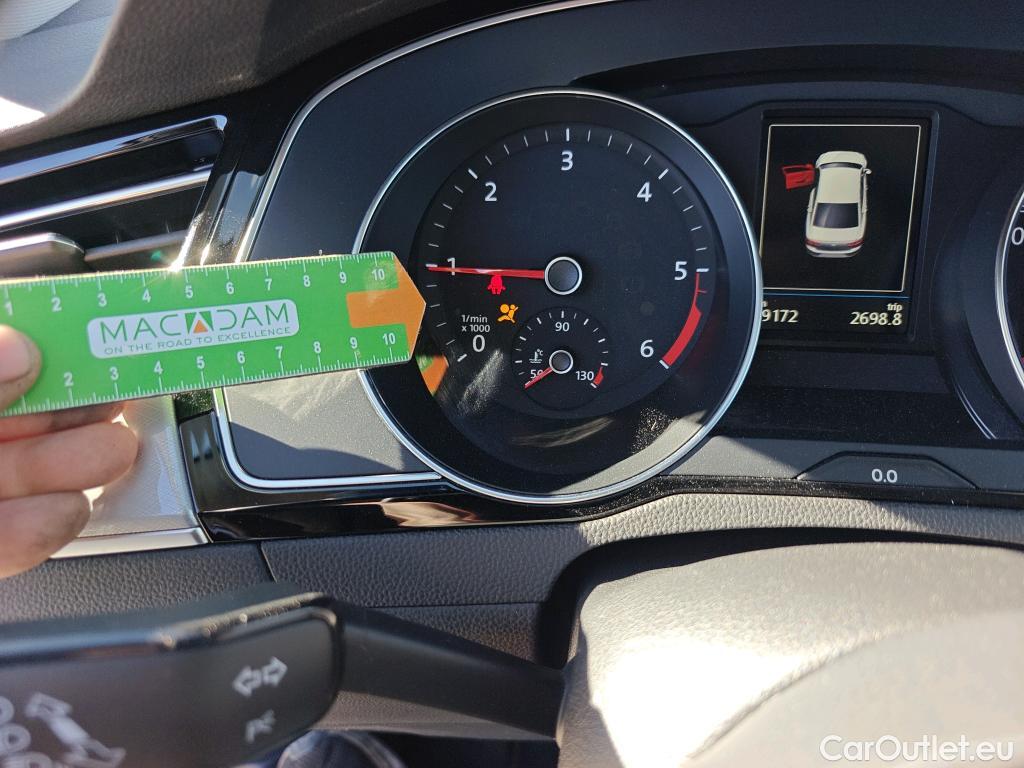  Volkswagen  Passat VOLKSWAGEN  / 2019 / 4P / sedán Executive 2.0 TDI 110kW (150CV) DSG #23