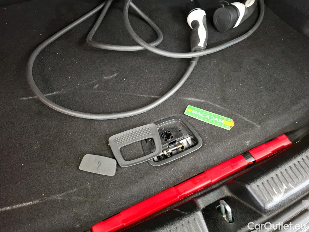  Mercedes  A-Klasse MERCEDES-BENZ Classe A Compact  2018 5P  Berline A 250 e Business Line 8GDCT #40