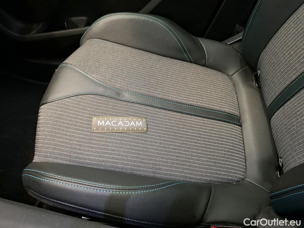  Peugeot  3008 PEUGEOT  / 2020 / 5P / SUV 1.6 HYBRID 225 E-EAT8 Allure Pack #25