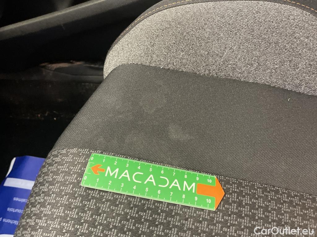  Peugeot  5008 PEUGEOT  / 2020 / 5P / SUV PureTech 130 S&S Active Pack #22