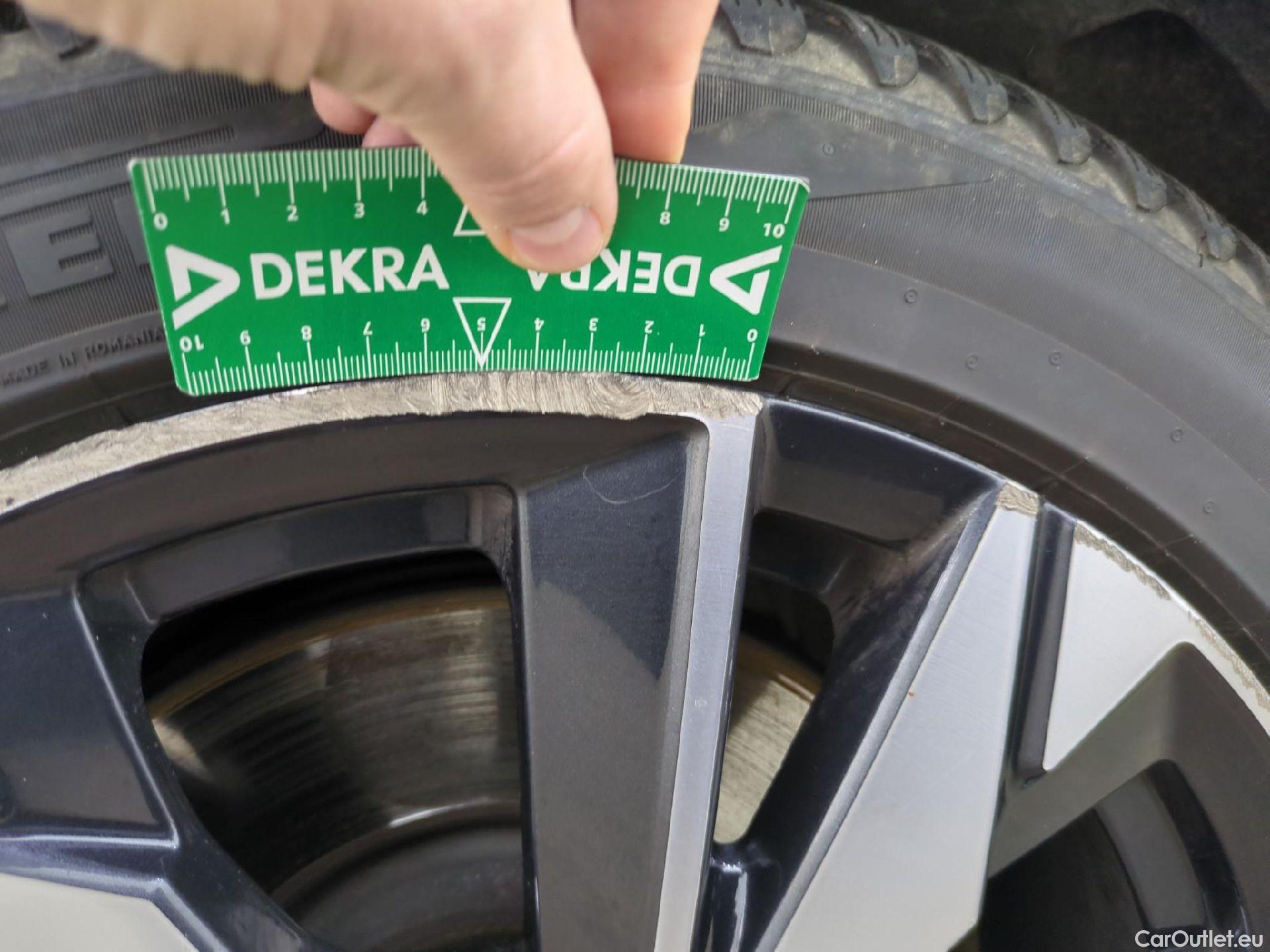  Peugeot  308 PEUGEOT  SW / 2021 / 5P / Break PHEV 180 E-EAT8 ALLURE #30